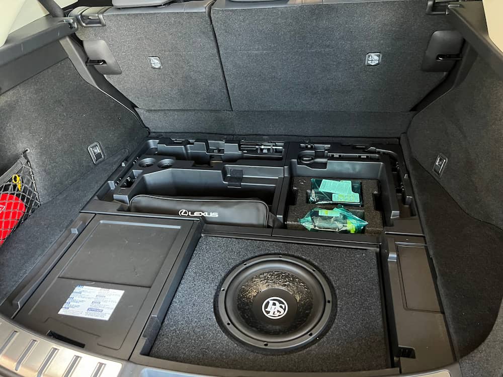 rodzaje głośników samochodowych - subwoofer