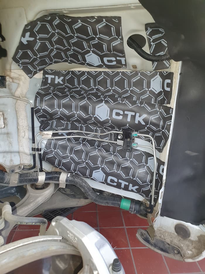 wygłuszanie samochodu bez utraty gwarancji