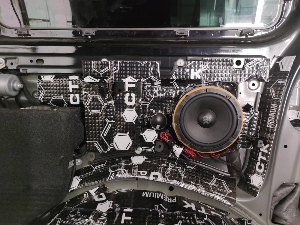 wygłuszanie samochodu bez utraty gwarancji