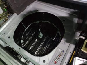 wygłuszenie samochodu w autach chińskich